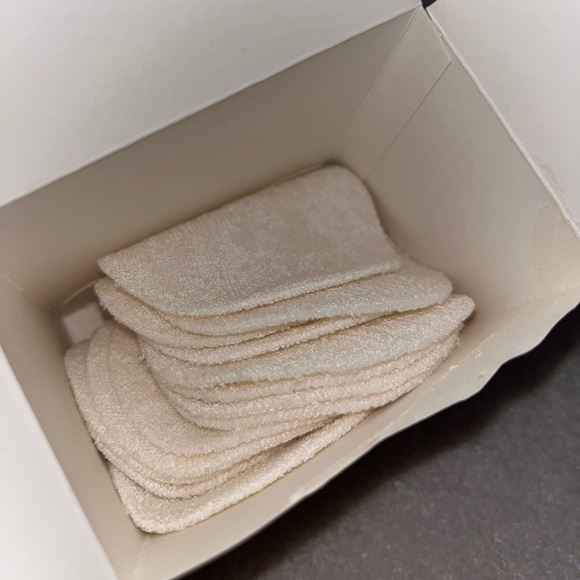 Ola Bamboo Reusable Make up remover pads - Picture 2 of 3